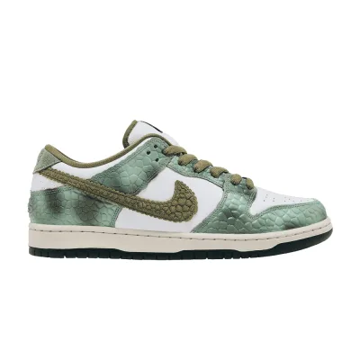 Alexis Sablone x  Nike Dunk Low SB Chameleon