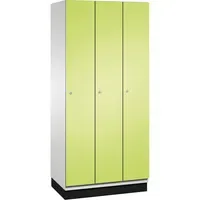 C+P Kleiderspind Cambio mit Sockel 900 x 1.950 x 525 mm (B x H x T) 3 Abteile lichtgrau