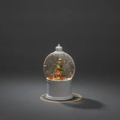 KONSTSMIDE LED Kugellaterne "Weihnachtsszenerie", 5h Timer, 1 ww Diode,  USB & Batterie: 3 x AA 1,5V (exkl.)