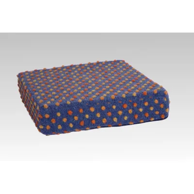 Linke Licardo Sitzkissen Sitzerhöhung Wolle Noppen blau 40/40/10 cm