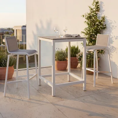 Stern ALLROUND Aluminium Set 3-teilig Allround Aluminium weiß mit 2 Barsesseln und einem Bartisch 80x80 cm