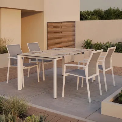 Stern KARI Aluminium Set 5-teilig Kari Aluminium weiß mit 4 Stapelsesseln und einem Tisch Penta 160x90 cm Oak light
