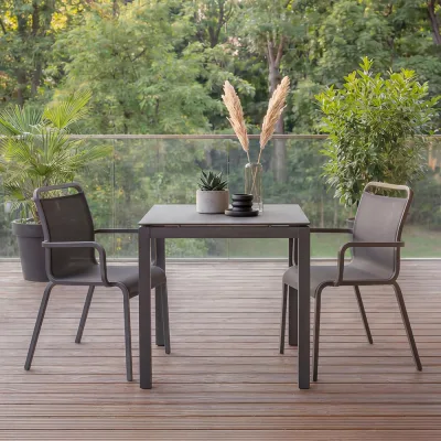 Stern OSKAR Aluminium Set 3-teilig Oskar Aluminium graphit mit 2 Stapelsesseln und einem Tisch 90x90cm graphit mit Stone light