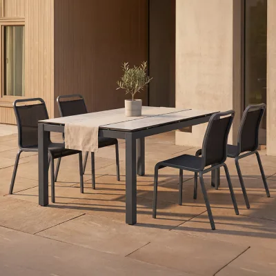 Stern OSKAR Aluminium Set 5-teilig Oskar Aluminium graphit mit 4 Stapelstühlen und einem Tisch 130x80m graphit mit Stone light