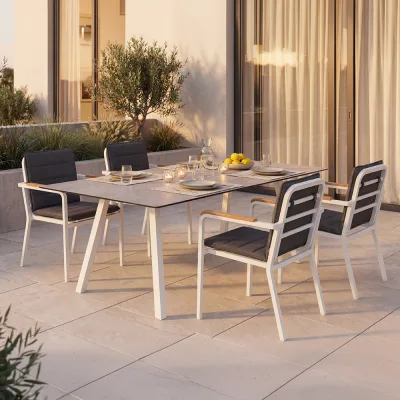 Stern PEPE Aluminium Set 9-teilig Pepe Aluminium weiß mit 4 Stapelsesseln, 4 Auflagen seidenschwarz und einem Tisch Interno 180x100cm stone light