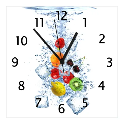 Wallario Uhr 20 x 20 cm, weiße Zeiger Obst-Eiswürfel-Mix im Wasser mit weißem Hintergrund