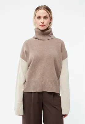 Wollpullover Modell: Lea