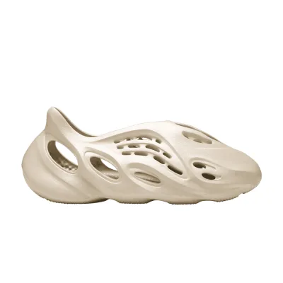 Yeezy Foam RNNR Sand
